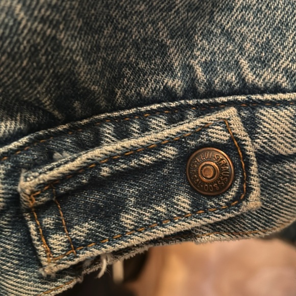 Authentic 80's Levis sherpa Trucker jean jacket - Picture 6 of 16